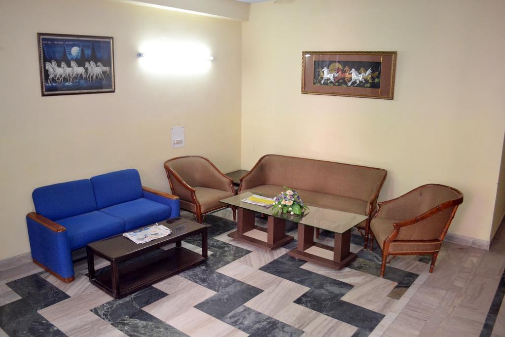 Airport Hotel Sunrise Blue Delhi  Buitenkant foto