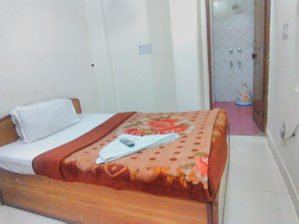 Airport Hotel Sunrise Blue Delhi  Buitenkant foto